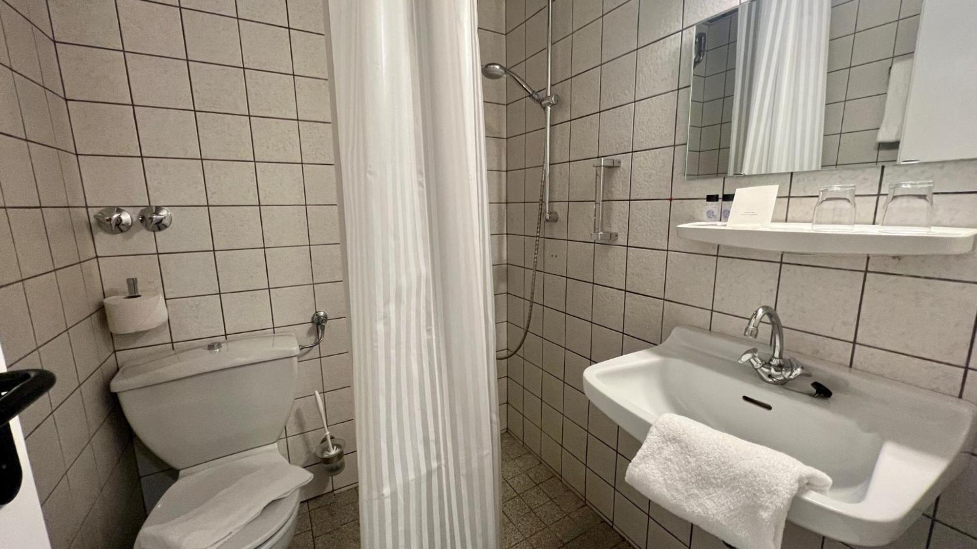 Kall Kloster Steinfeld Gaestehaus חדר תמונה